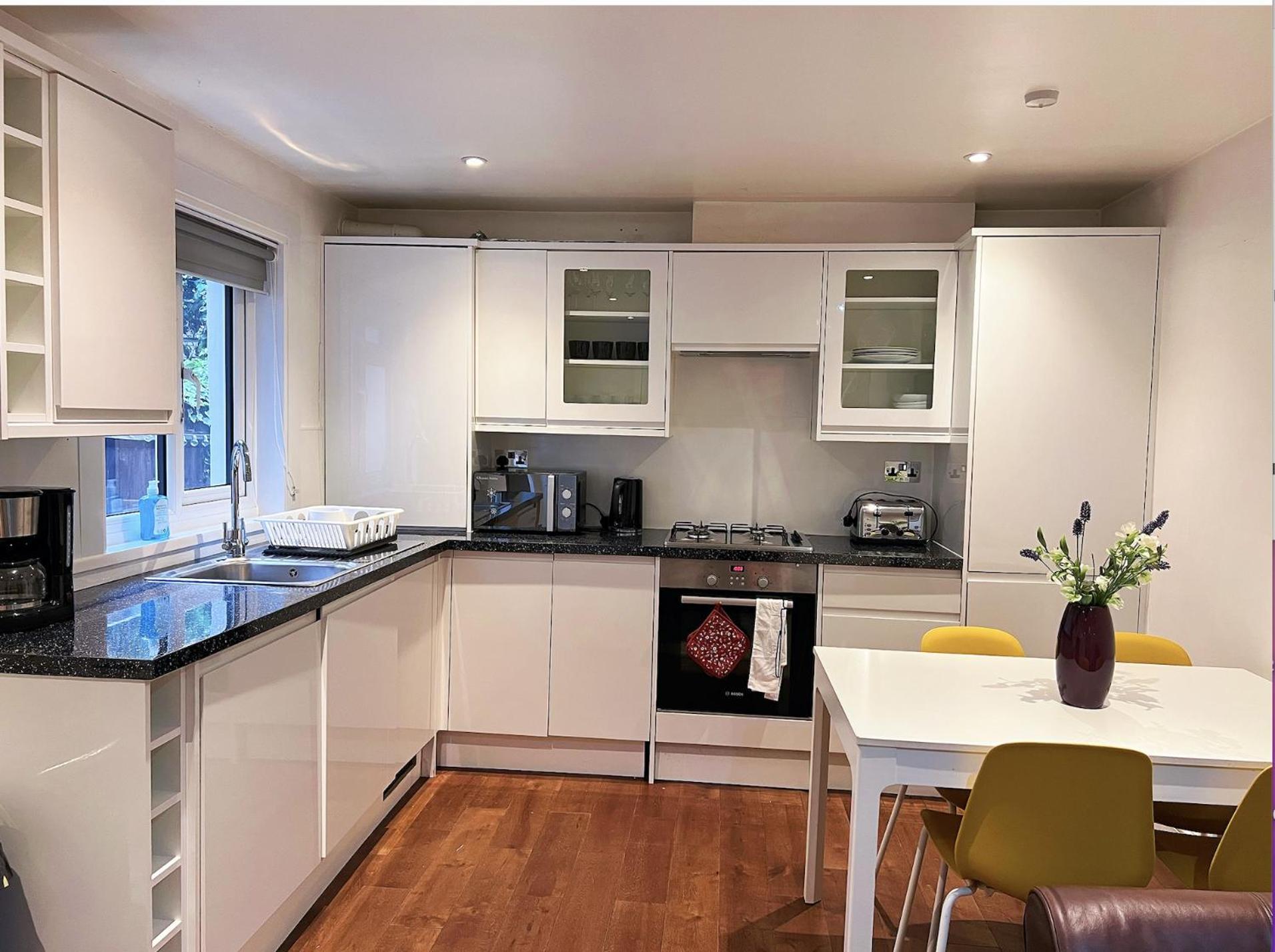 Apartment Lovely 2 Bedroom Garden Flat In