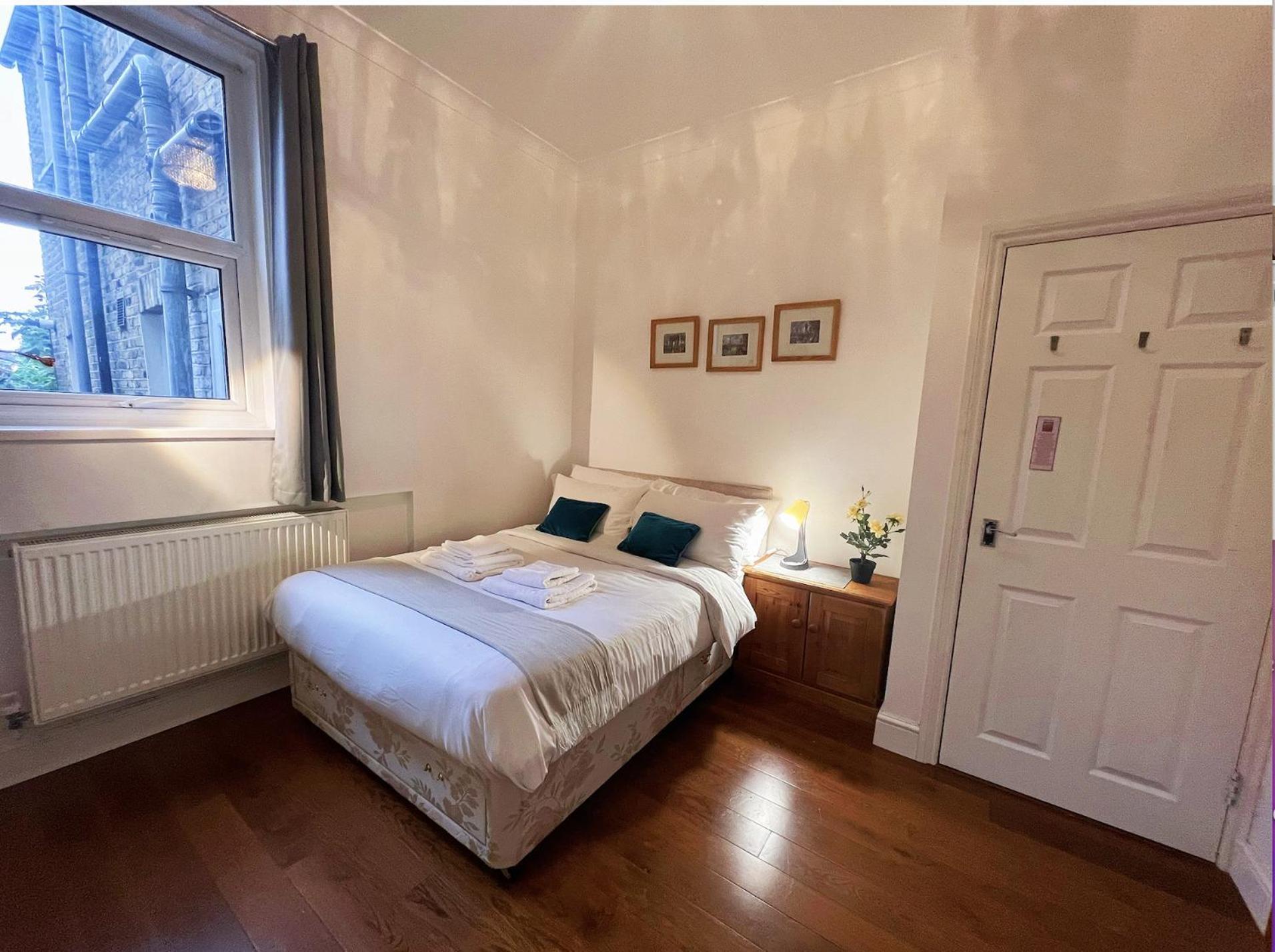 Apartment Lovely 2 Bedroom Garden Flat In *